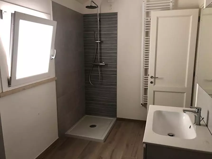 Immagine 21 di Casa trifamiliare in vendita  a Montignoso