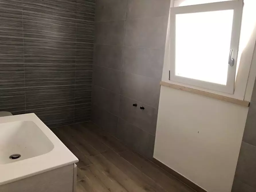 Immagine 19 di Casa trifamiliare in vendita  a Montignoso