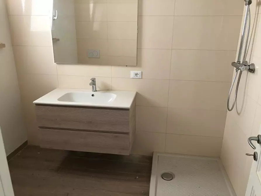 Immagine 17 di Casa trifamiliare in vendita  a Montignoso