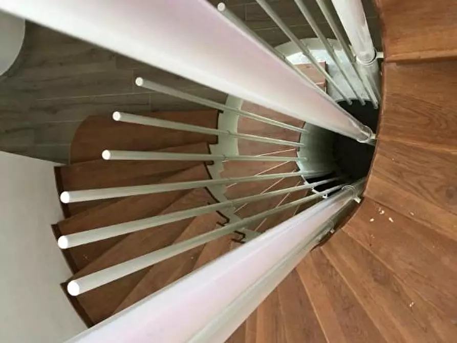 Immagine 27 di Casa trifamiliare in vendita  a Montignoso