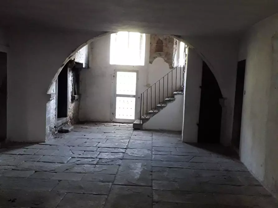 Immagine 8 di Rustico / casale in vendita  a Comano