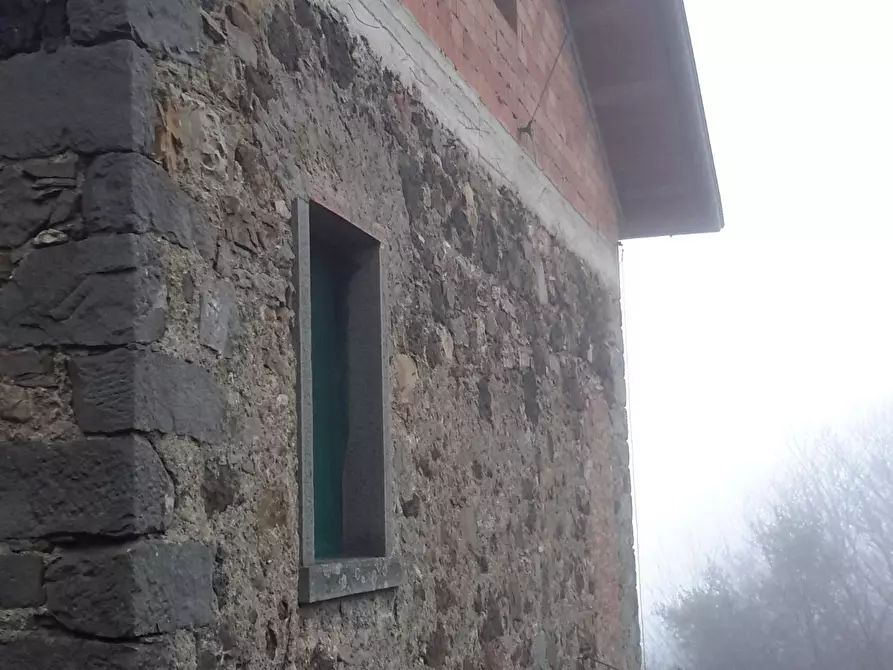 Immagine 17 di Rustico / casale in vendita  a Comano