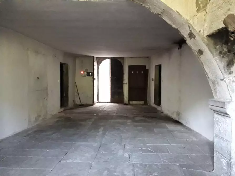 Immagine 9 di Rustico / casale in vendita  a Comano