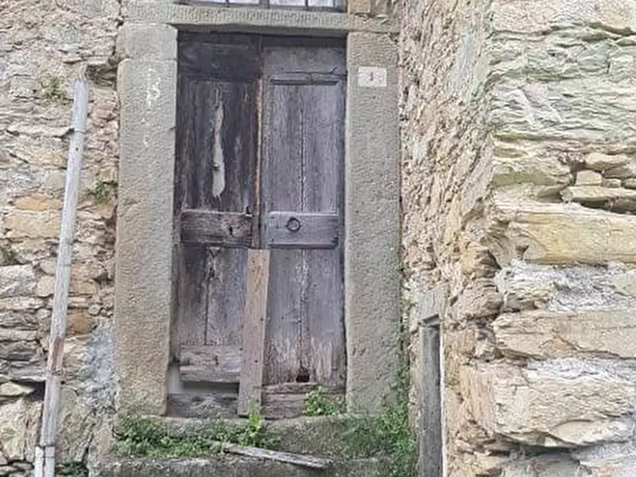 Immagine 3 di Rustico / casale in vendita  a Fivizzano