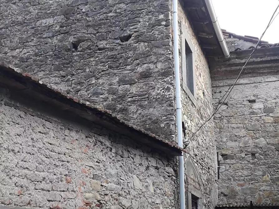 Immagine 20 di Rustico / casale in vendita  a Fivizzano