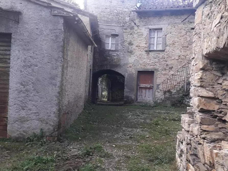 Immagine 2 di Rustico / casale in vendita  a Fivizzano