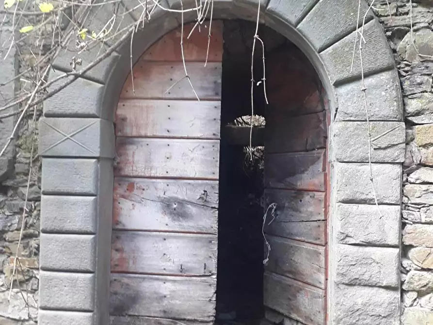 Immagine 10 di Rustico / casale in vendita  a Fivizzano