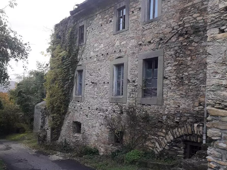 Immagine 9 di Rustico / casale in vendita  a Fivizzano