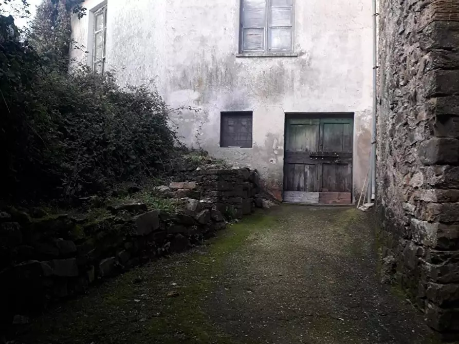 Immagine 12 di Rustico / casale in vendita  a Fivizzano