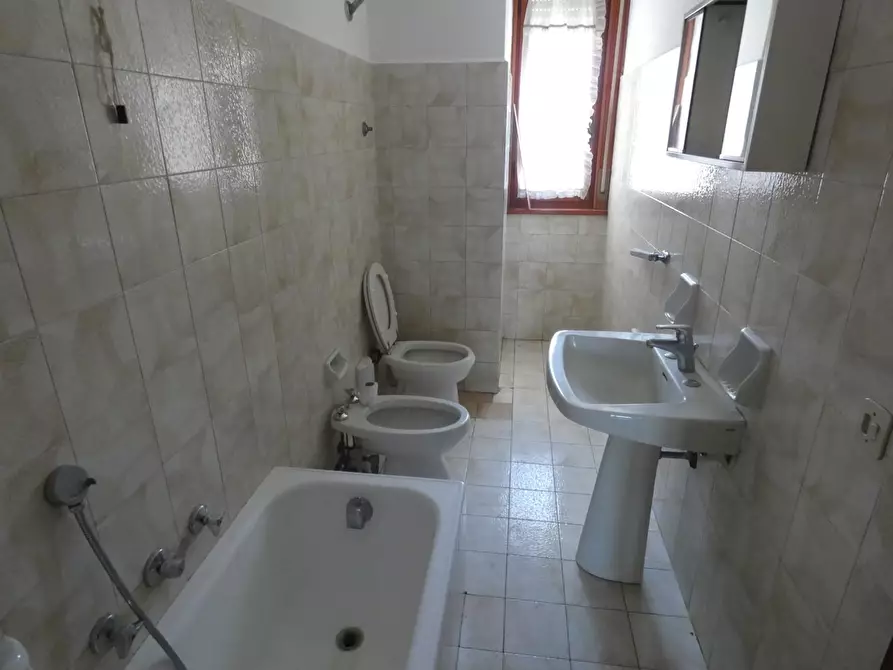 Immagine 14 di Ufficio in vendita  a Pontedera