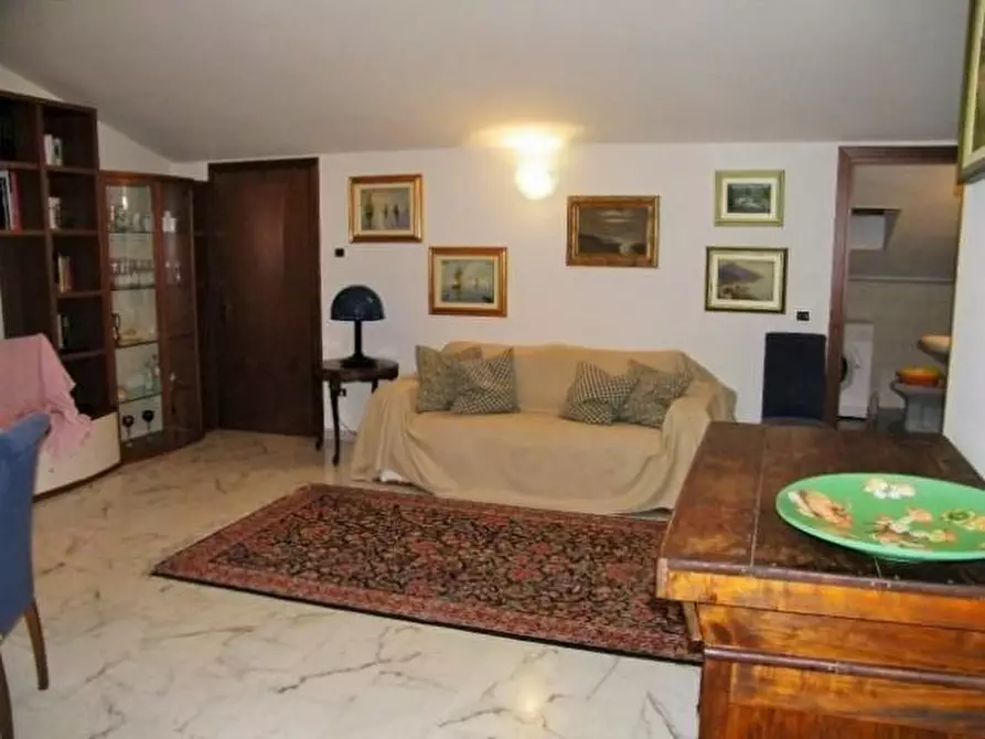 Immagine 23 di Villa in vendita  a Massa