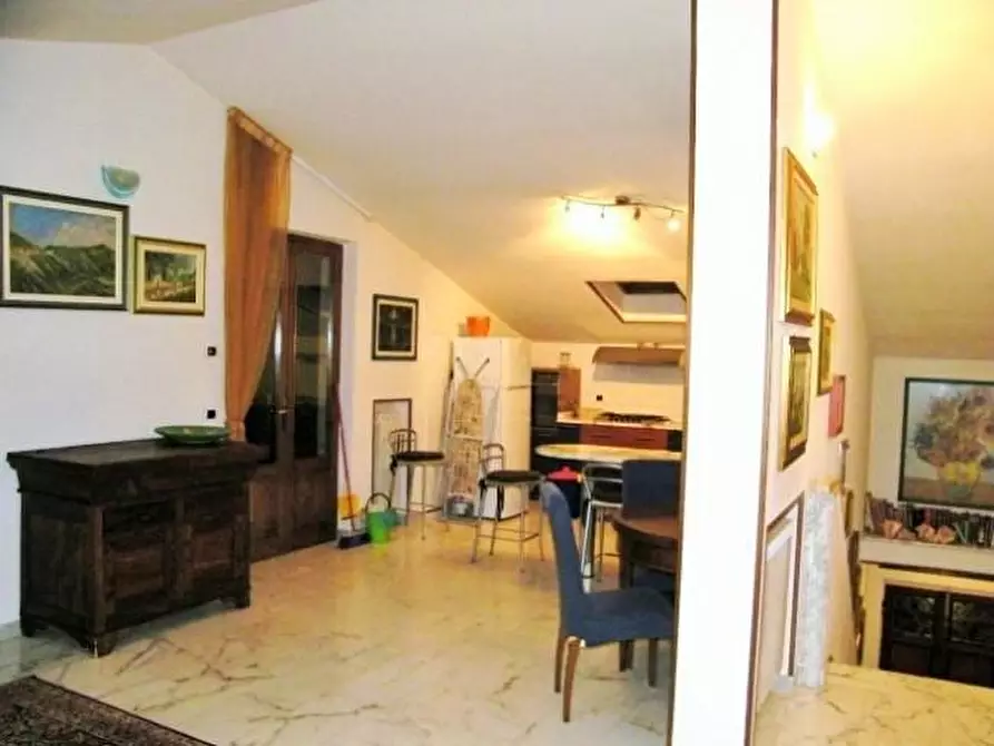 Immagine 18 di Villa in vendita  a Massa