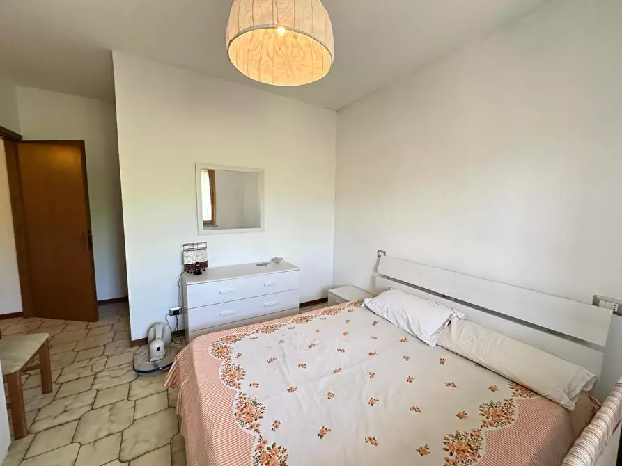 Immagine 13 di Appartamento in vendita  a Ortonovo