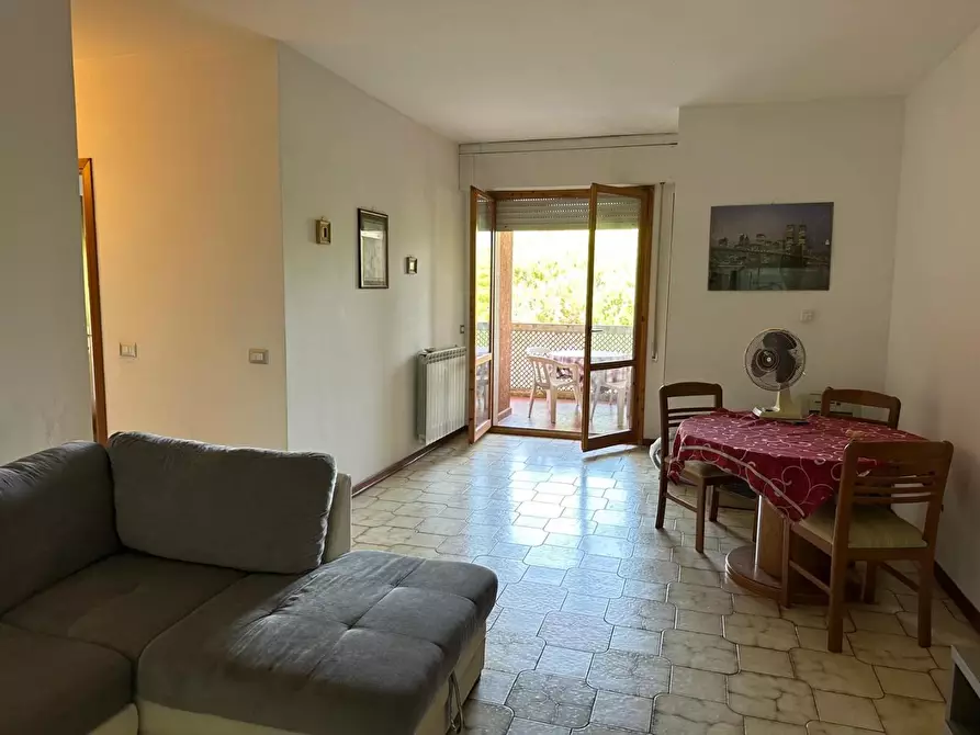 Immagine 4 di Appartamento in vendita  a Ortonovo