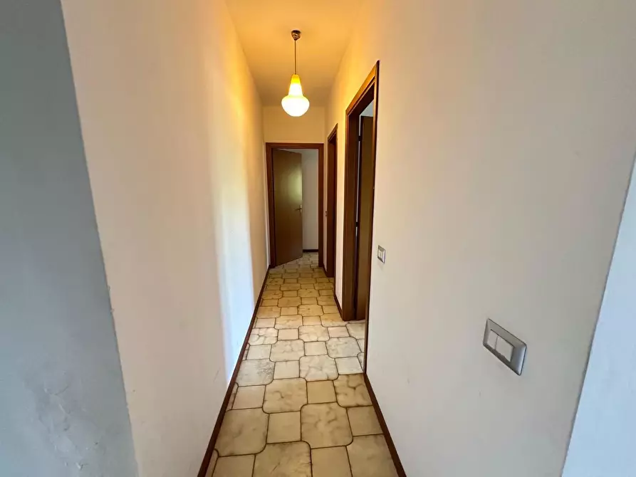 Immagine 8 di Appartamento in vendita  a Ortonovo