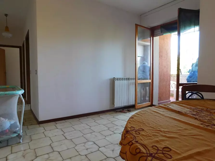 Immagine 7 di Appartamento in vendita  a Ortonovo