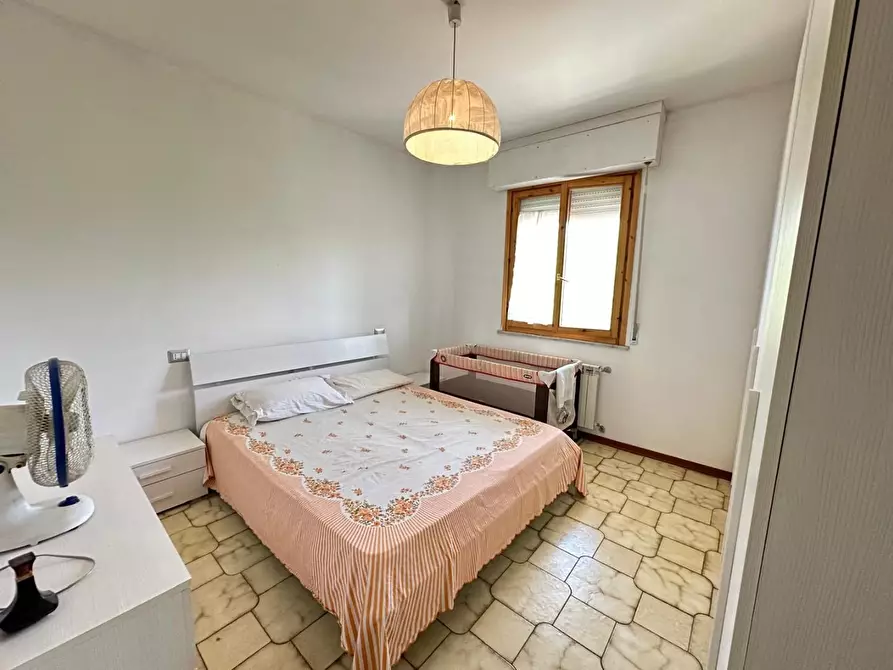 Immagine 11 di Appartamento in vendita  a Ortonovo