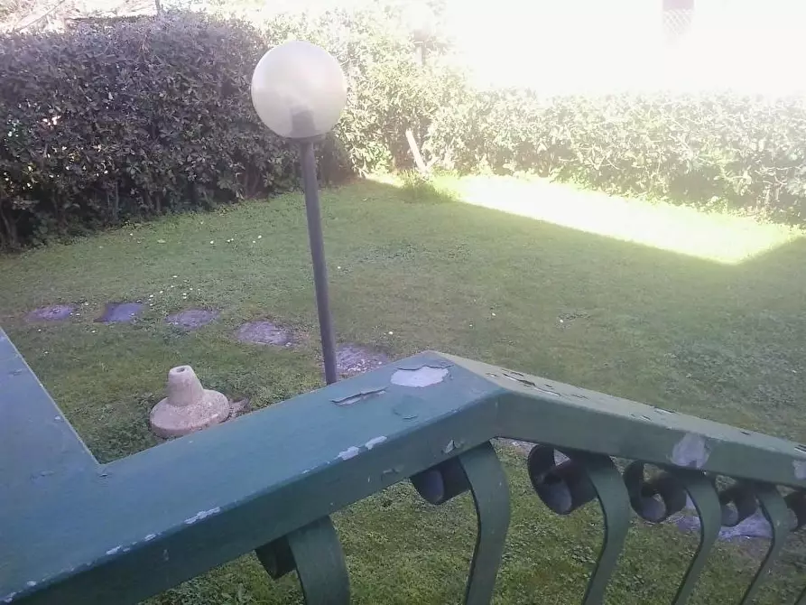 Immagine 15 di Villetta a schiera in vendita  a Massa