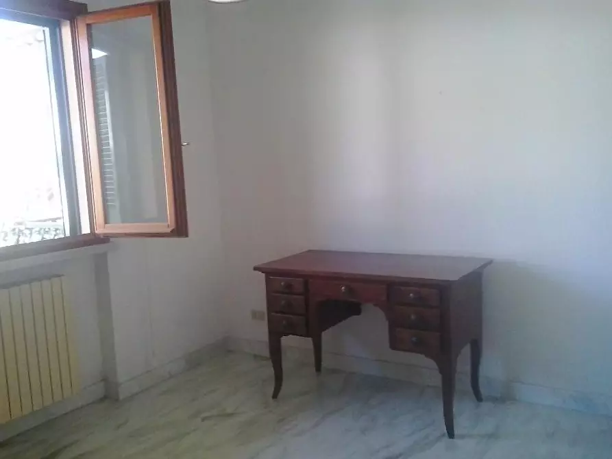 Immagine 6 di Villetta a schiera in vendita  a Massa