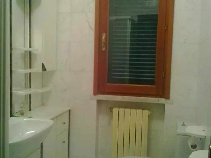 Immagine 14 di Villetta a schiera in vendita  a Massa