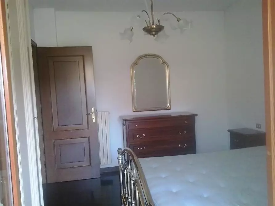 Immagine 12 di Villetta a schiera in vendita  a Massa