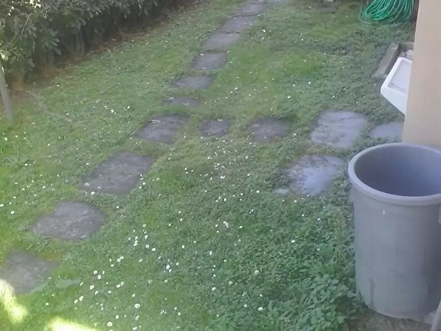 Immagine 4 di Villetta a schiera in vendita  a Massa