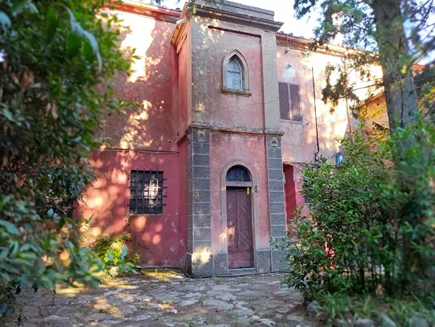 Immagine 2 di Villa in vendita  a Livorno