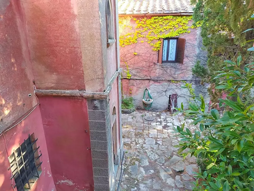 Immagine 3 di Villa in vendita  a Livorno