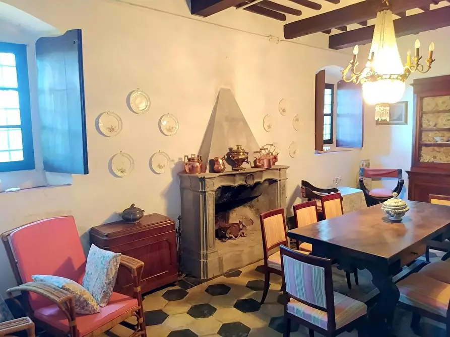 Immagine 9 di Villa in vendita  a Livorno