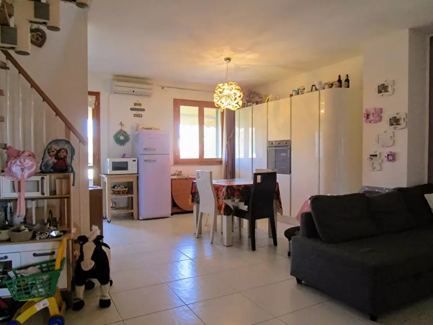 Immagine 5 di Appartamento in vendita  a Santa Croce Sull'arno