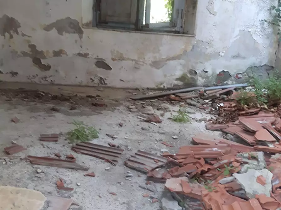 Immagine 5 di Casa colonica in vendita  a Vicopisano