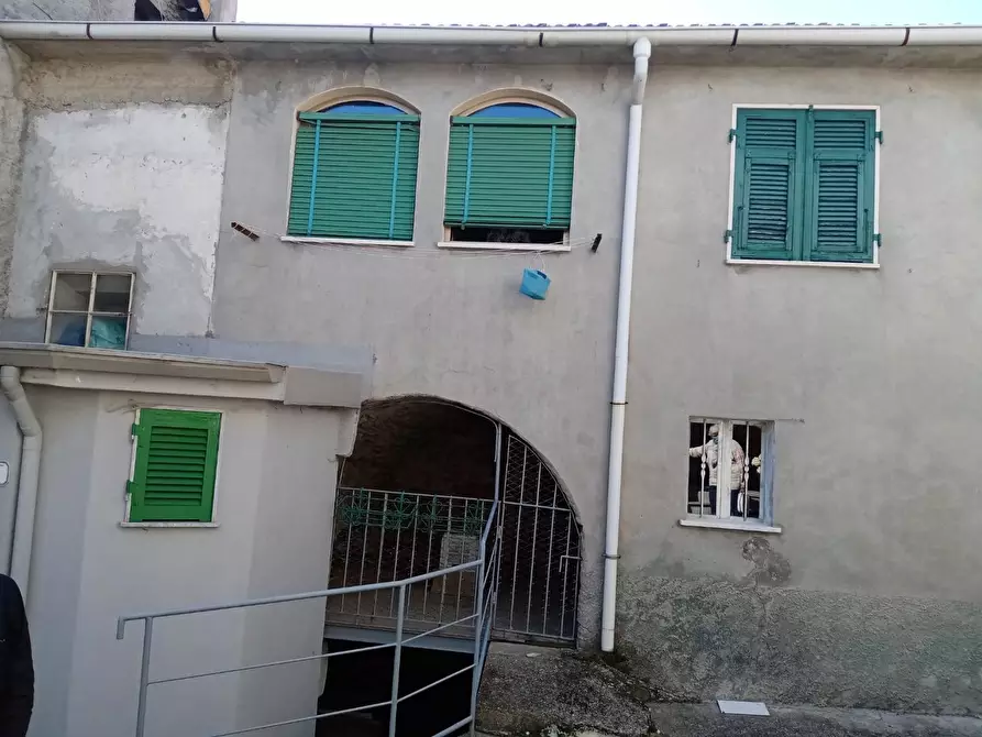 Immagine 9 di Porzione di casa in vendita  a Fivizzano