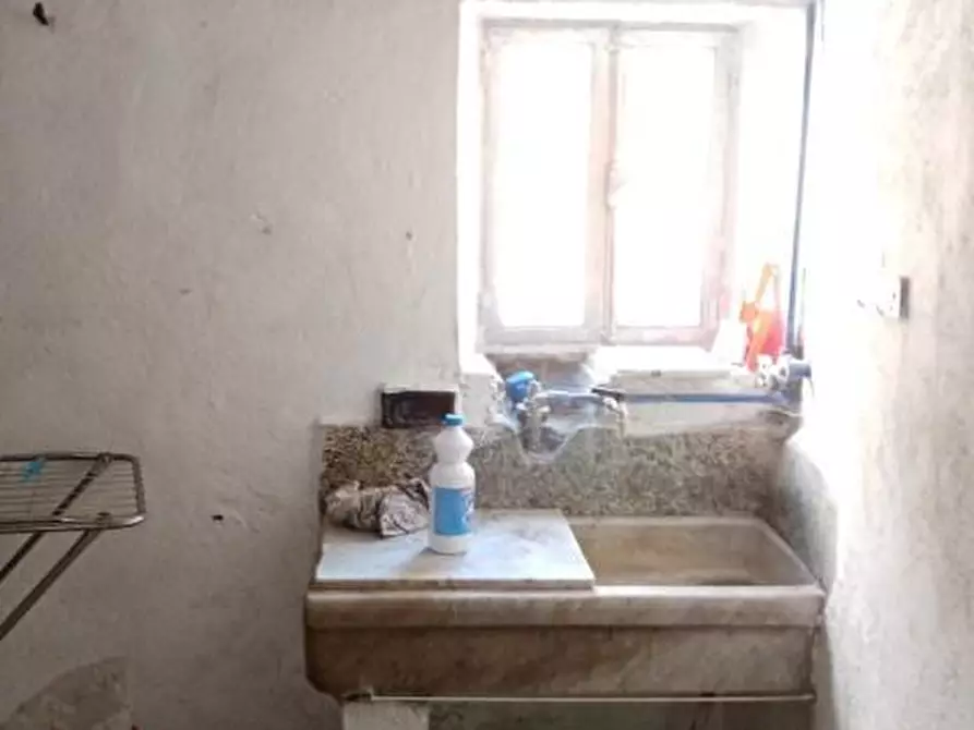 Immagine 7 di Porzione di casa in vendita  a Fivizzano