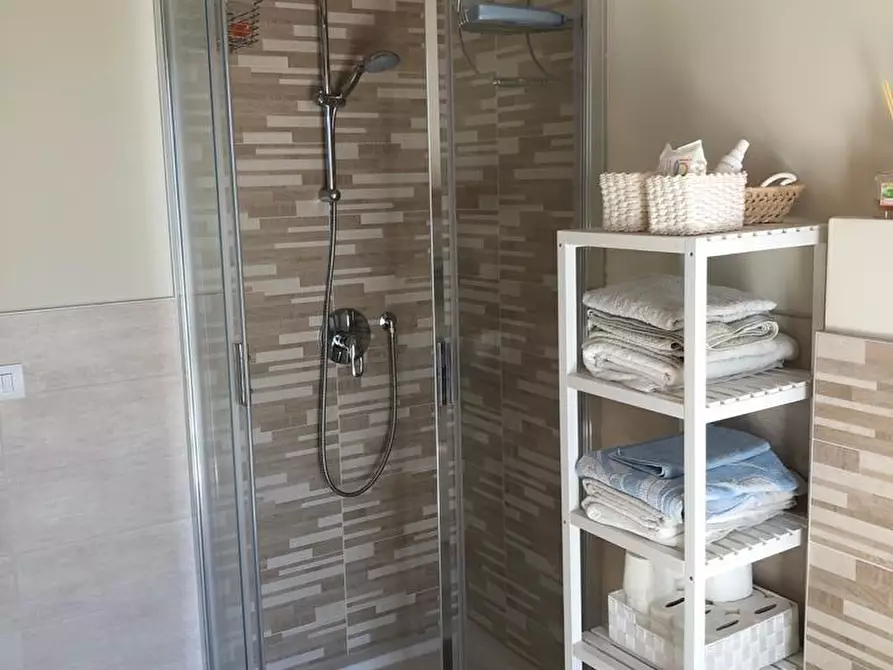 Immagine 25 di Appartamento in vendita  a Montignoso