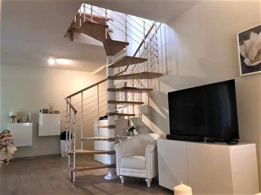 Immagine 16 di Appartamento in vendita  a Montignoso