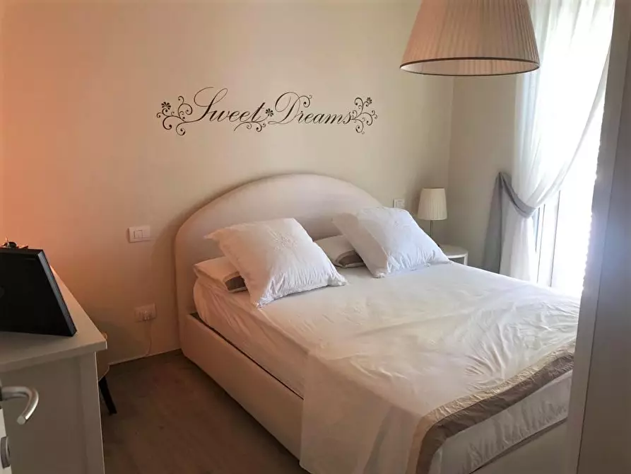 Immagine 11 di Appartamento in vendita  a Montignoso