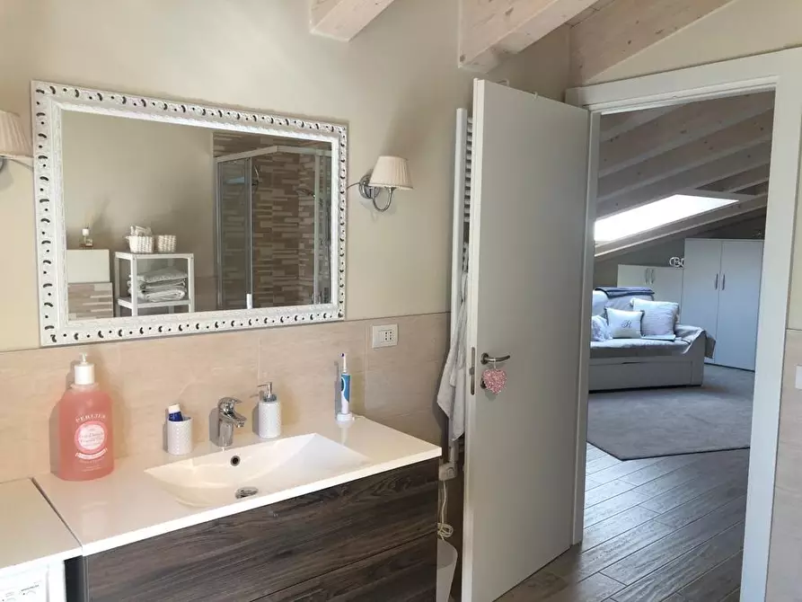 Immagine 26 di Appartamento in vendita  a Montignoso