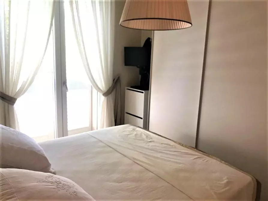 Immagine 12 di Appartamento in vendita  a Montignoso