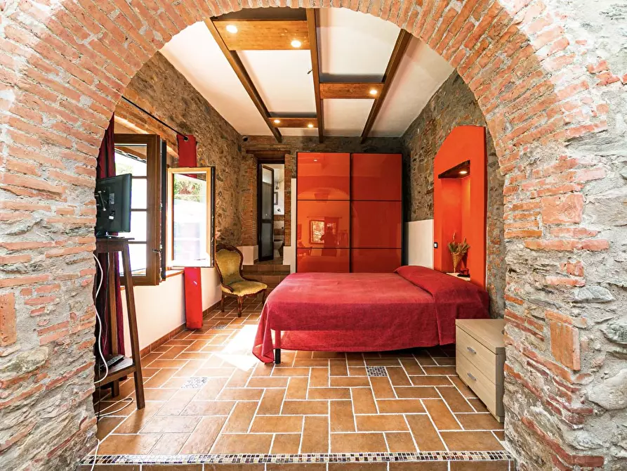 Immagine 27 di Rustico / casale in vendita  a Buti