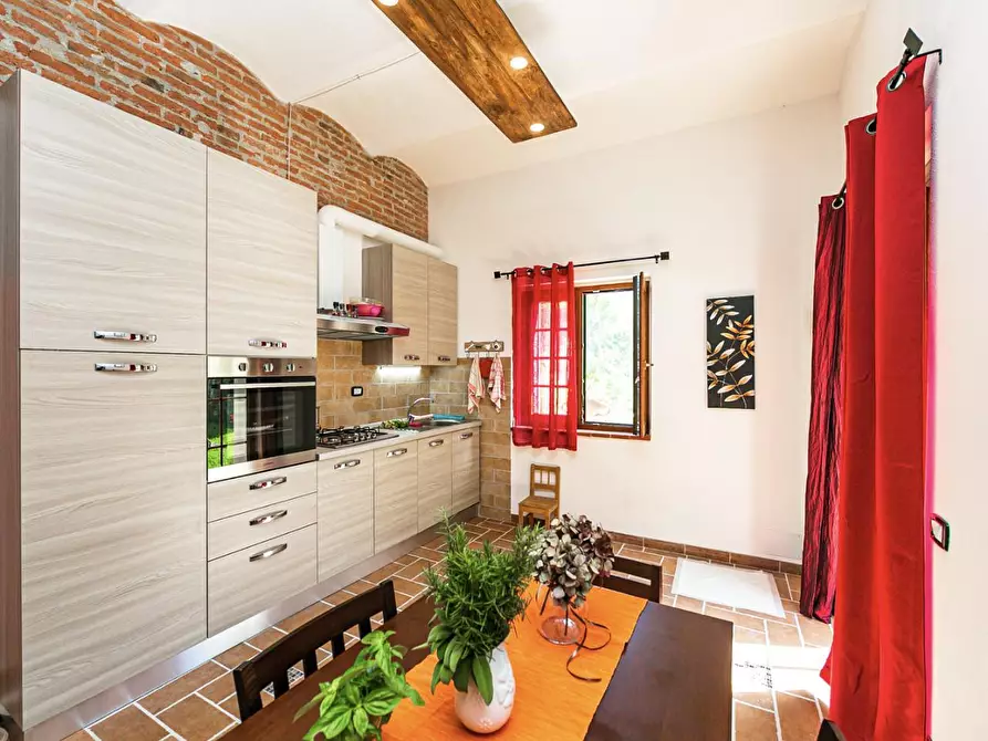 Immagine 34 di Rustico / casale in vendita  a Buti