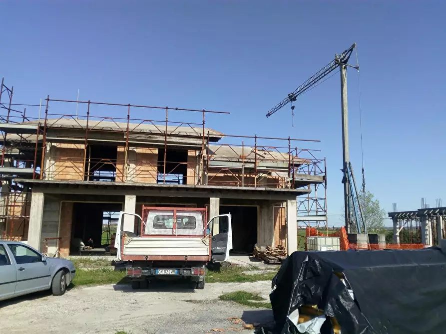 Immagine 5 di Villa in vendita  a Fauglia