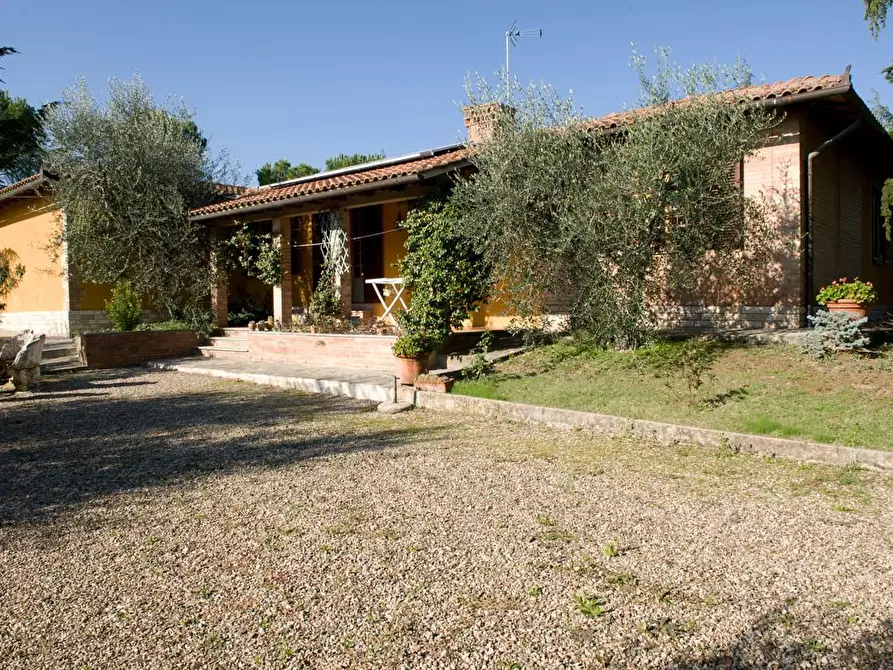 Immagine 7 di Villa in vendita  a Castelnuovo Berardenga