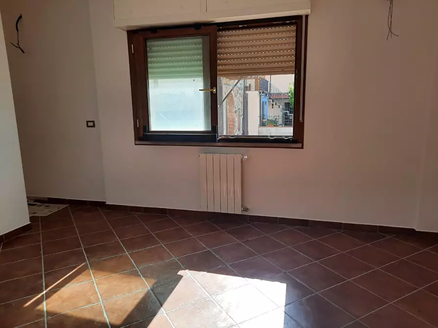 Immagine 10 di Appartamento in vendita  a Suvereto