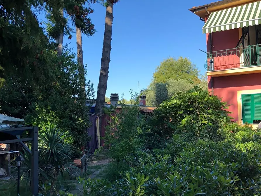 Immagine 45 di Villa in vendita  a Sarzana