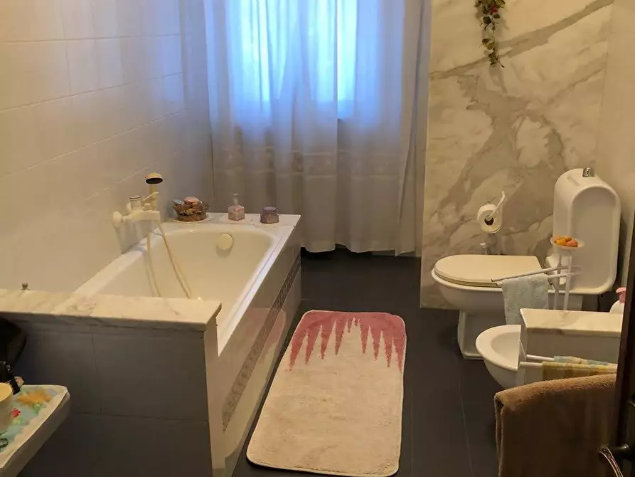 Immagine 25 di Villa in vendita  a Sarzana