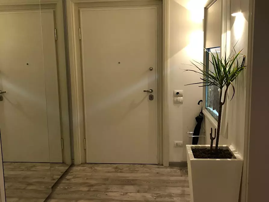 Immagine 9 di Villa in vendita  a Massa