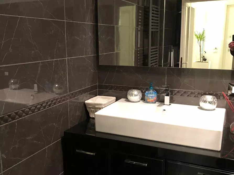 Immagine 22 di Villa in vendita  a Massa