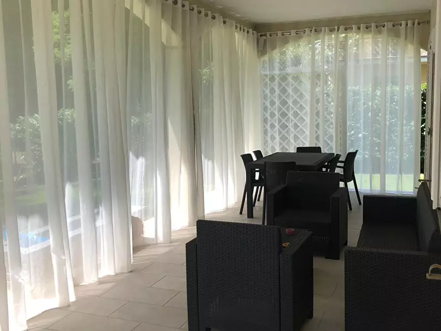 Immagine 8 di Villa in vendita  a Massa