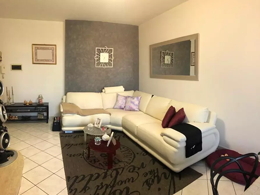 Immagine 3 di Appartamento in vendita  a Cascina