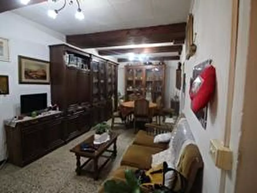 Immagine 4 di Porzione di casa in vendita  a Sovicille